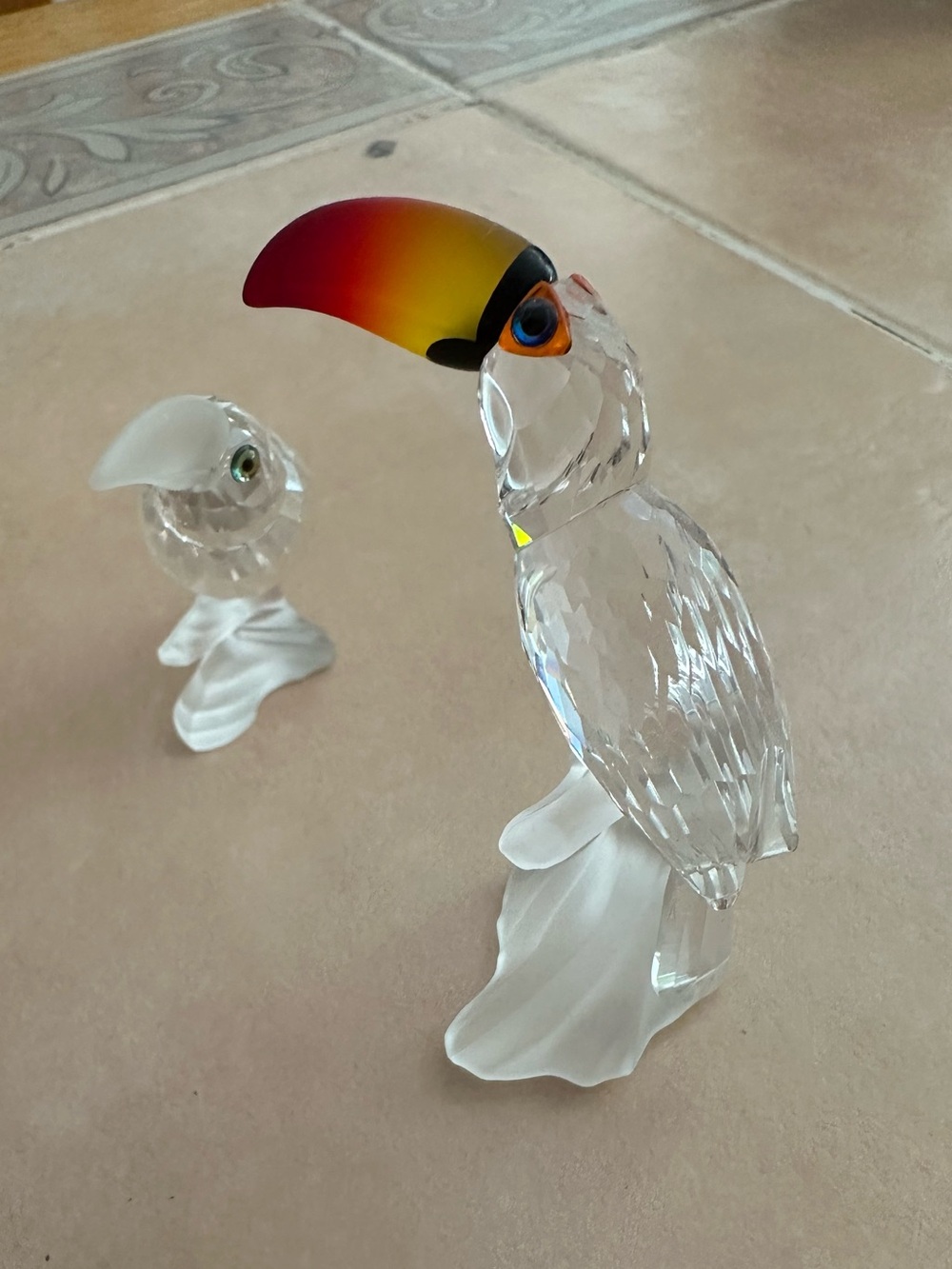 SWarovski Crystal parrots Figurines with Gradient Beak - Clear and Multicolor